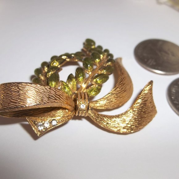 Joan Rivers Signed Gold Bow Brooch Green Leaves Laurel Corsage Pin Tack 7407 - Picture 3 of 7